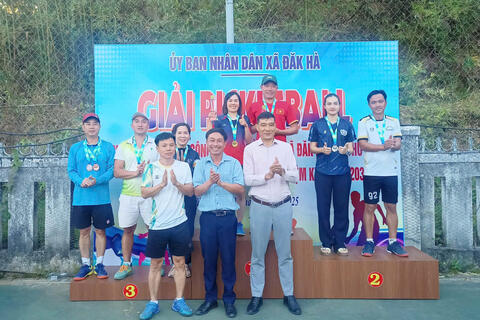 Lần đầu tiên tổ chức giải  Pickleball