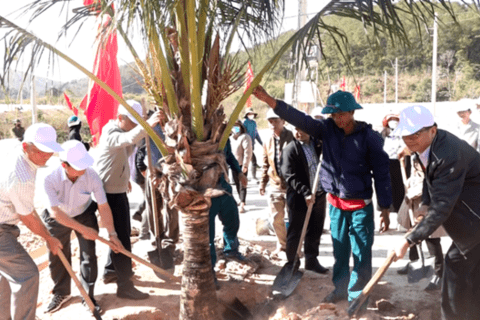 Phó Chủ tịch Thường trực HĐND tỉnh Nguyễn Thế Hải dự lễ ra quân đầu Xuân xây dựng nông thôn mới tại xã Đăk Hà huyện Tu Mơ Rông