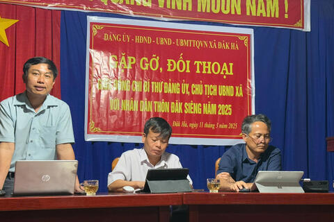 Hầu hết người dân thôn Đăk Siêng muốn được sử dụng nước sinh hoạt từ nhà mày cung cấp nước của huyện